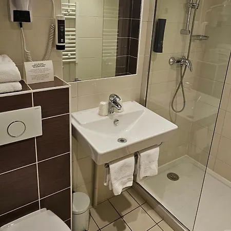 Hotel Des Halles 3*